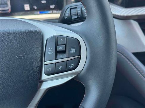 Used 2026 Ford Explorer Active AWD/4WD image 26