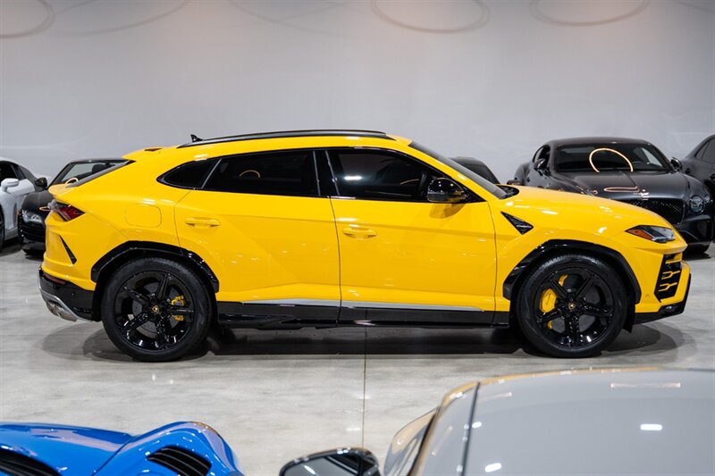 Used 2020 Lamborghini Urus AWD/4WD image 7