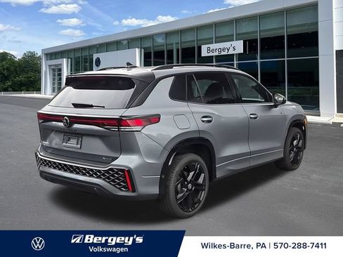 Certified 2026 Volkswagen Tiguan SE R-Line AWD/4WD image 6