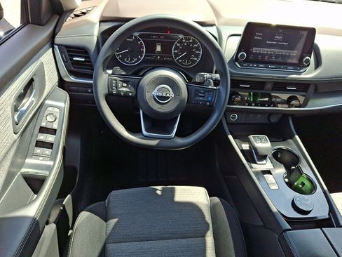 Used 2023 Nissan Rogue SV AWD/4WD image 14