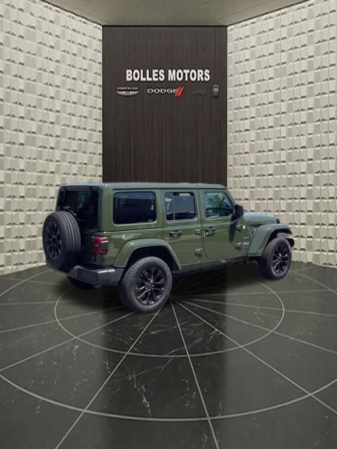 Used 2024 Jeep Wrangler Unlimited Sahara AWD/4WD image 4
