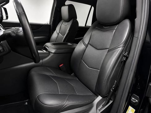Used 2019 Cadillac Escalade Platinum AWD/4WD image 12