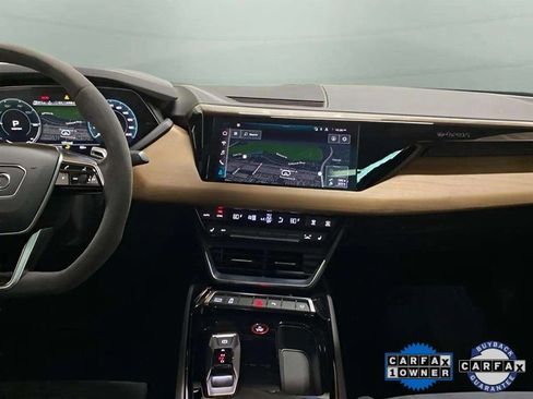 Used 2023 Audi e-tron GT Premium Plus image 14