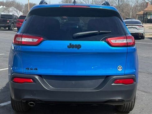 Used 2017 Jeep Cherokee Sport image 14