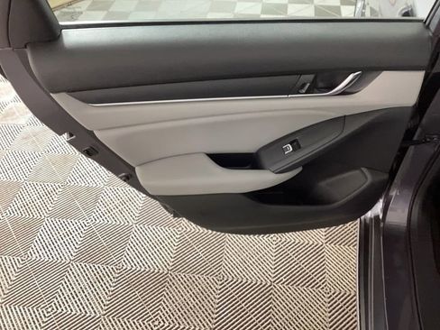 Used 2018 Honda Accord EX image 13