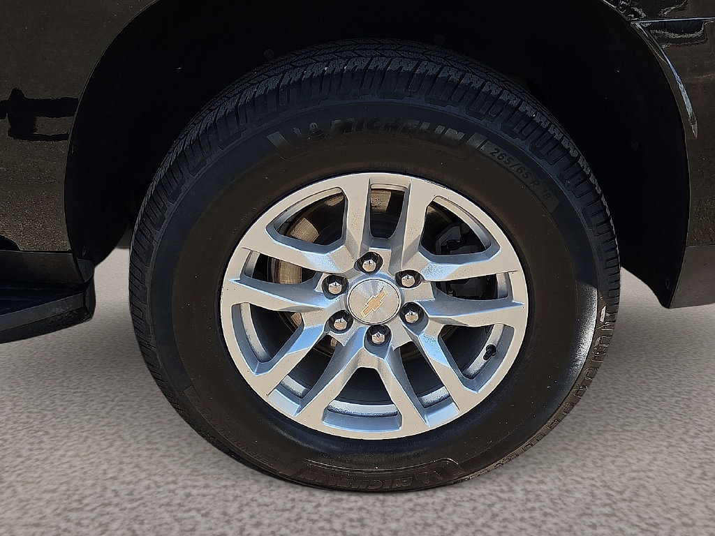Used 2022 Chevrolet Suburban LT RWD image 9