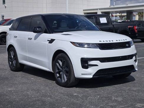 Used 2025 Land Rover Range Rover Sport Dynamic SE AWD/4WD image 3
