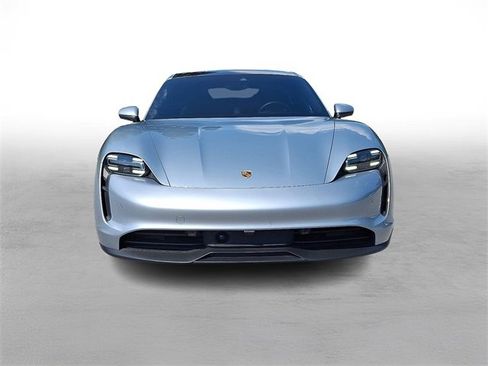Used 2023 Porsche Taycan image 2