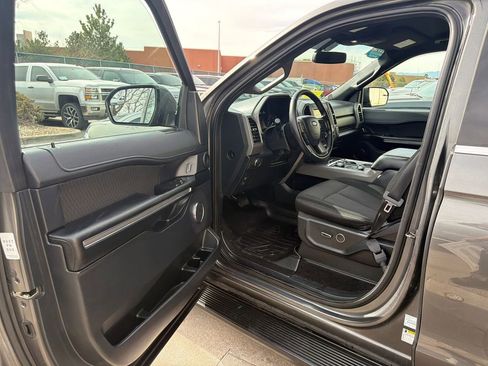 Used 2019 Ford Expedition Max XLT image 9