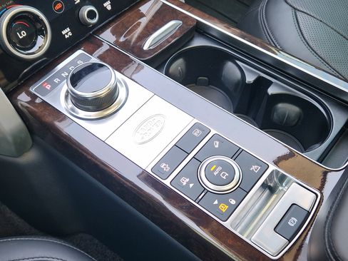 Used 2020 Land Rover Range Rover HSE image 21