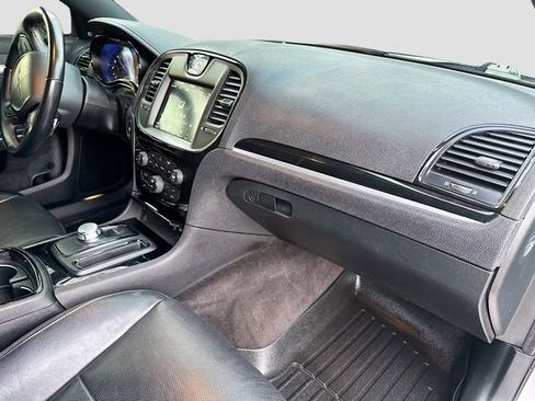 Used 2018 Chrysler 300 S w/ Safetytec Plus Group image 31