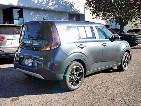 Used 2023 Kia Soul EX image 8