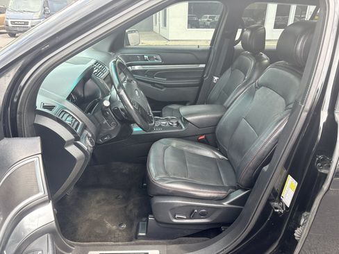 Used 2016 Ford Explorer Sport w/ Equipment Group 401A AWD/4WD image 13