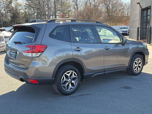 Used 2020 Subaru Forester Premium image 4