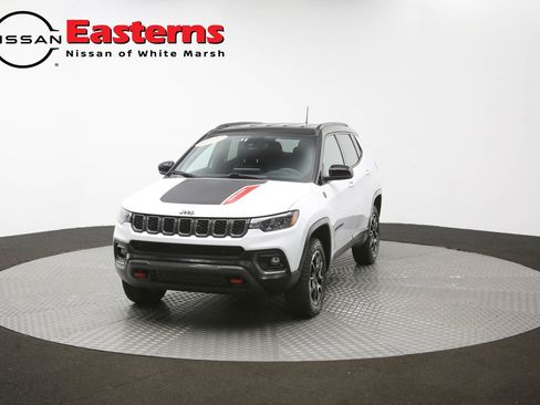 Used 2025 Jeep Compass Trailhawk w/ Trailer Tow Group AWD/4WD image 52