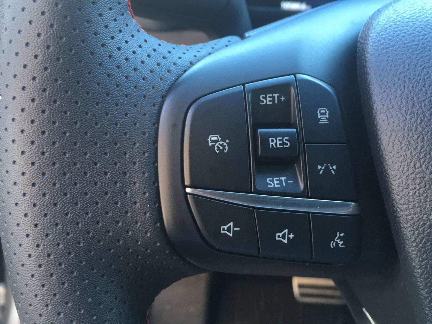 Used 2024 Ford Escape ST-Line w/ Tech Pack #1 AWD/4WD image 17