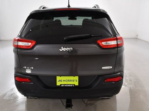 Used 2017 Jeep Cherokee Latitude AWD/4WD image 13