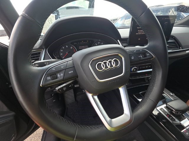 Used 2023 Audi Q5 2.0T Premium w/ Convenience Package AWD/4WD image 12