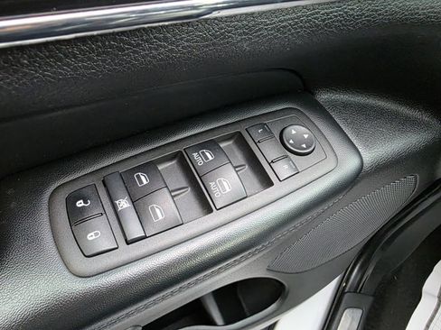 Used 2022 Jeep Grand Cherokee Limited AWD/4WD image 9