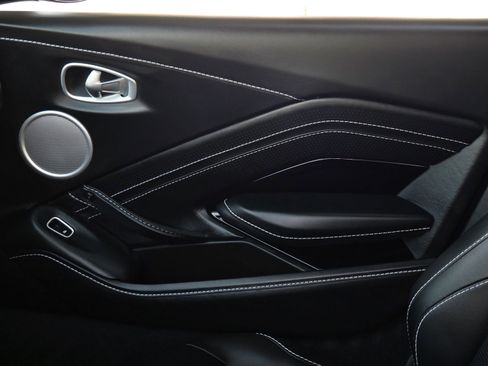 Used 2020 Aston Martin V8 Vantage Coupe RWD image 21