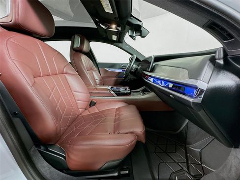 Used 2023 BMW 760i xDrive 760i xDrive image 31