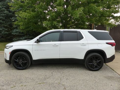 Used 2022 Chevrolet Traverse LS AWD/4WD image 6