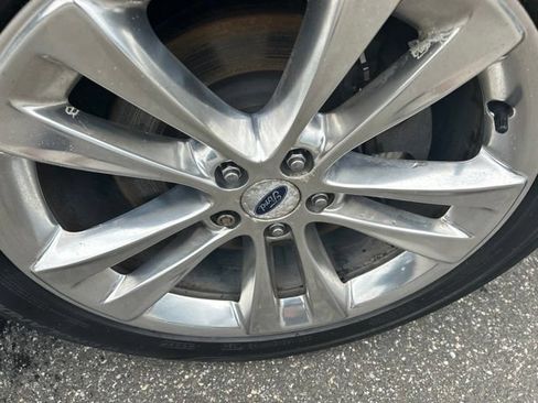 Used 2019 Ford Explorer XLT w/ Equipment Group 202A AWD/4WD image 9