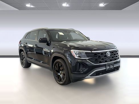 Used 2024 Volkswagen Atlas Cross Sport SE image 7
