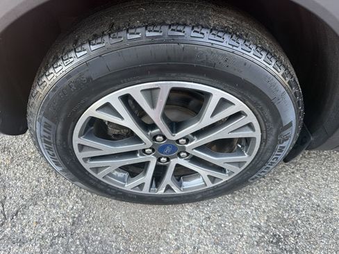 Used 2020 Ford Escape SEL image 21