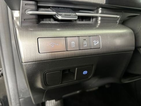 Used 2025 Hyundai Kona SE image 19