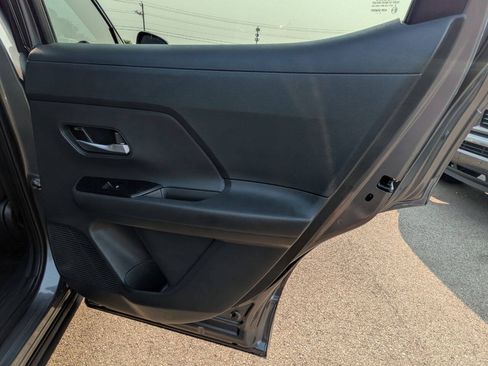Used 2025 Nissan Kicks SV AWD/4WD image 23