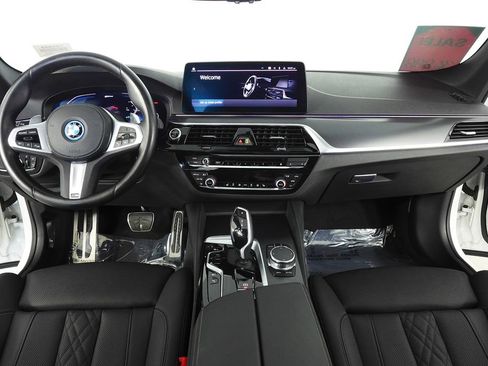 Used 2023 BMW 530e 530e iPerformance w/ M Sport Package image 24