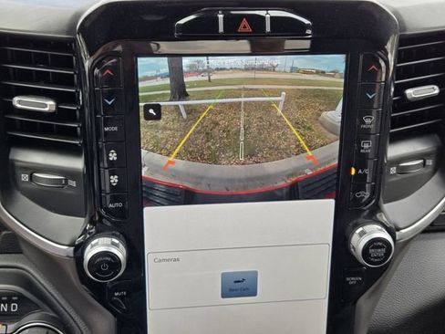 Used 2024 RAM 2500 Big Horn w/ Sport Appearance Package image 19