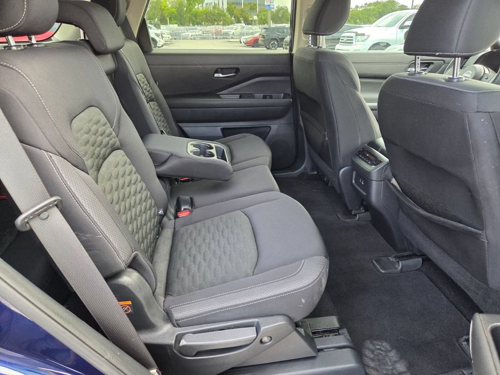Used 2022 Nissan Pathfinder S FWD image 14