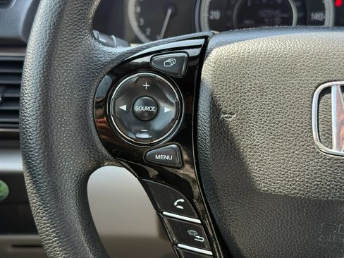 Used 2016 Honda Accord EX image 29