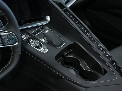 Used 2021 Chevrolet Corvette Stingray Preferred Conv w/ Z51 Performance Package RWD image 32