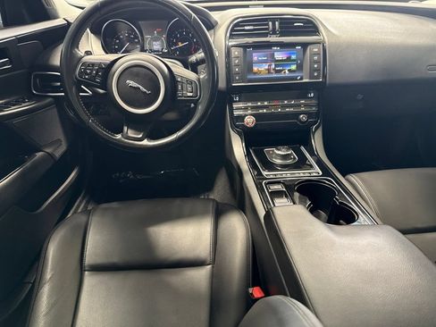Used 2017 Jaguar XE RWD image 12