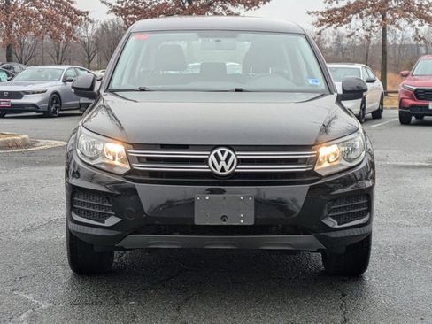 Used 2017 Volkswagen Tiguan Limited w/ Alloy Wheels Package image 2