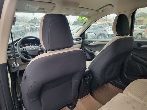 Certified 2020 Ford Escape SE image 11