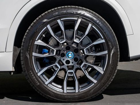 Used 2024 BMW X5 xDrive50e w/ M Sport Package AWD/4WD image 16