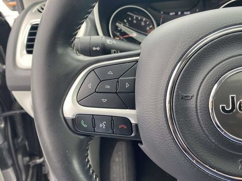 Used 2019 Jeep Compass Latitude FWD image 20