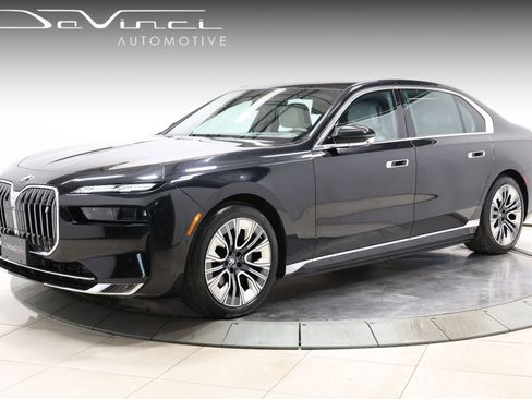 Used 2023 BMW i7 xDrive60 AWD/4WD image 1
