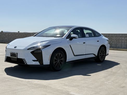 New 2026 Lexus ES 350e FWD image 8