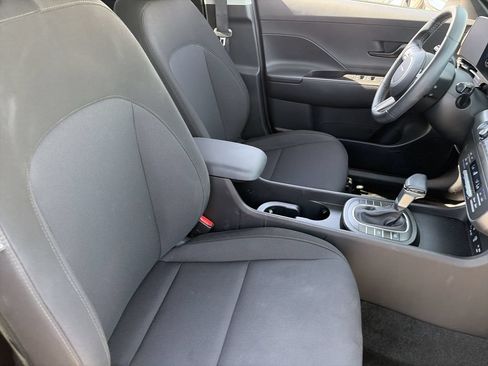 Certified 2025 Hyundai Kona SEL FWD image 10