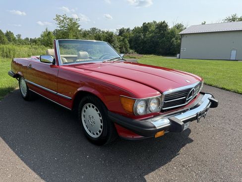 Used 1988 Mercedes-Benz 560 SL image 3