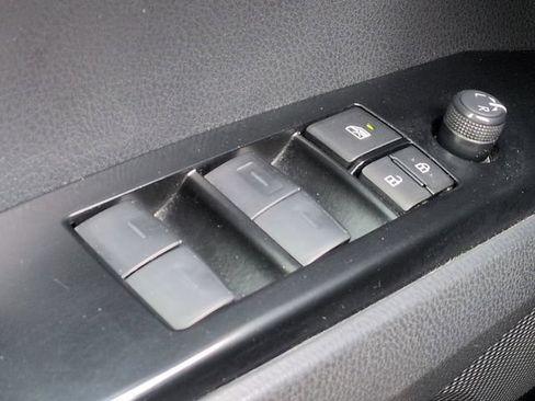 Used 2025 Toyota Camry LE FWD image 29