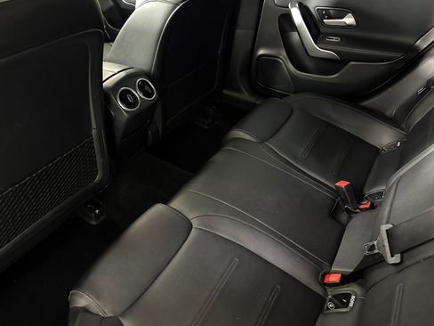 Used 2020 Mercedes-Benz CLA 250 image 23