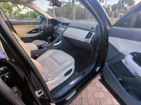 Used 2018 Jaguar E-PACE S image 31