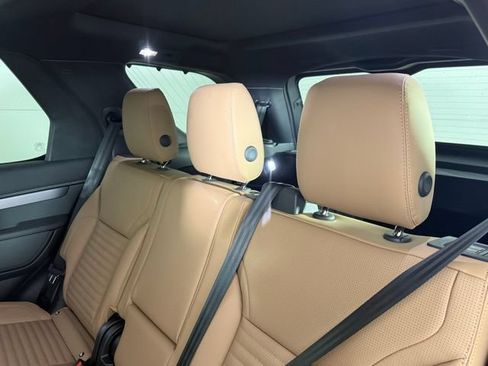 New 2026 Land Rover Discovery Limited Edition AWD/4WD image 24