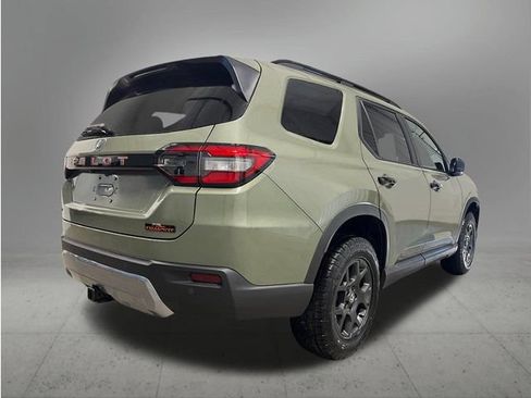 New 2026 Honda Pilot TrailSport image 7